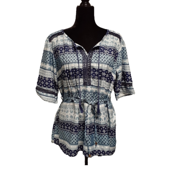 Oh! Mamma Tops - Oh! Mamma Womens Maternity Blue and White Patterned Blouse Size Large.